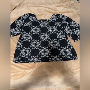 Ann Taylor Black and White embroidered Blouse L